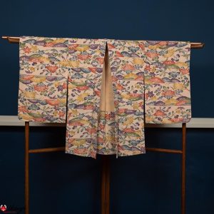 Haori da donna in seta “chirimen” con fantasia floreale
